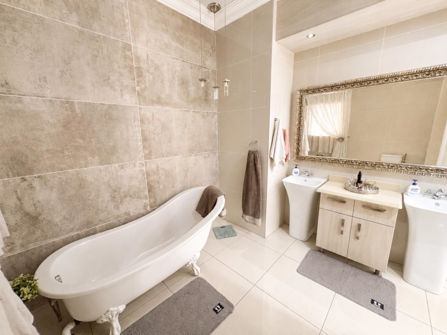 3 Bedroom Property for Sale in Wilkoppies North West